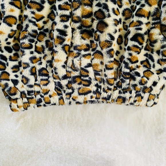 Leopard Print Faux Fur Cropped Jacket size Medium Mob Wife - Picture 8 of 12